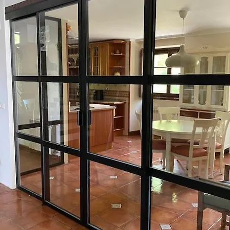 Con Piscina Сasa de vacaciones *