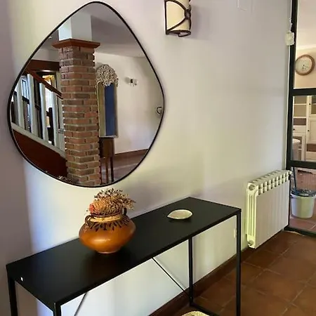 Con Piscina Сasa de vacaciones Carasa