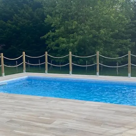 Con Piscina *