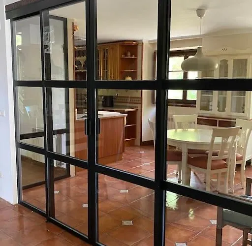 Con Piscina 度假居 *