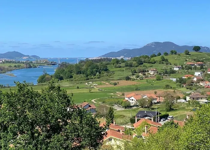 Con Piscina 度假居 *