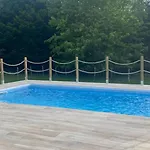 Con Piscina *