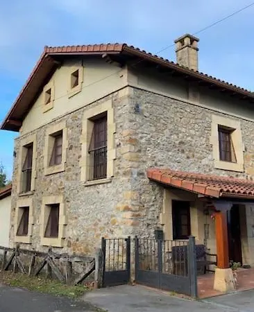 Tatil Evi Con Piscina Carasa